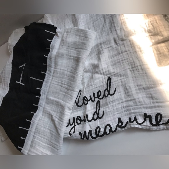 Lulujo first year Muslin blanket milestones gender neutral Loved beyond measure - Picture 7 of 12